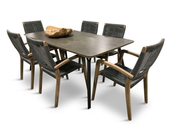 SIMI 180 & ITEA - Seks spisestoler og spisebord